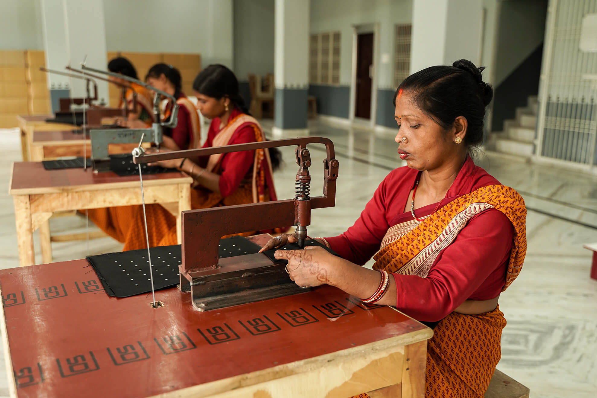 Varanasi-productiecarrousel-4.jpg